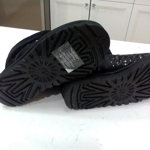 UGG Women's Classic Mini Mirror Ball Sequin Boots sz 6 - Picture 3 of 7